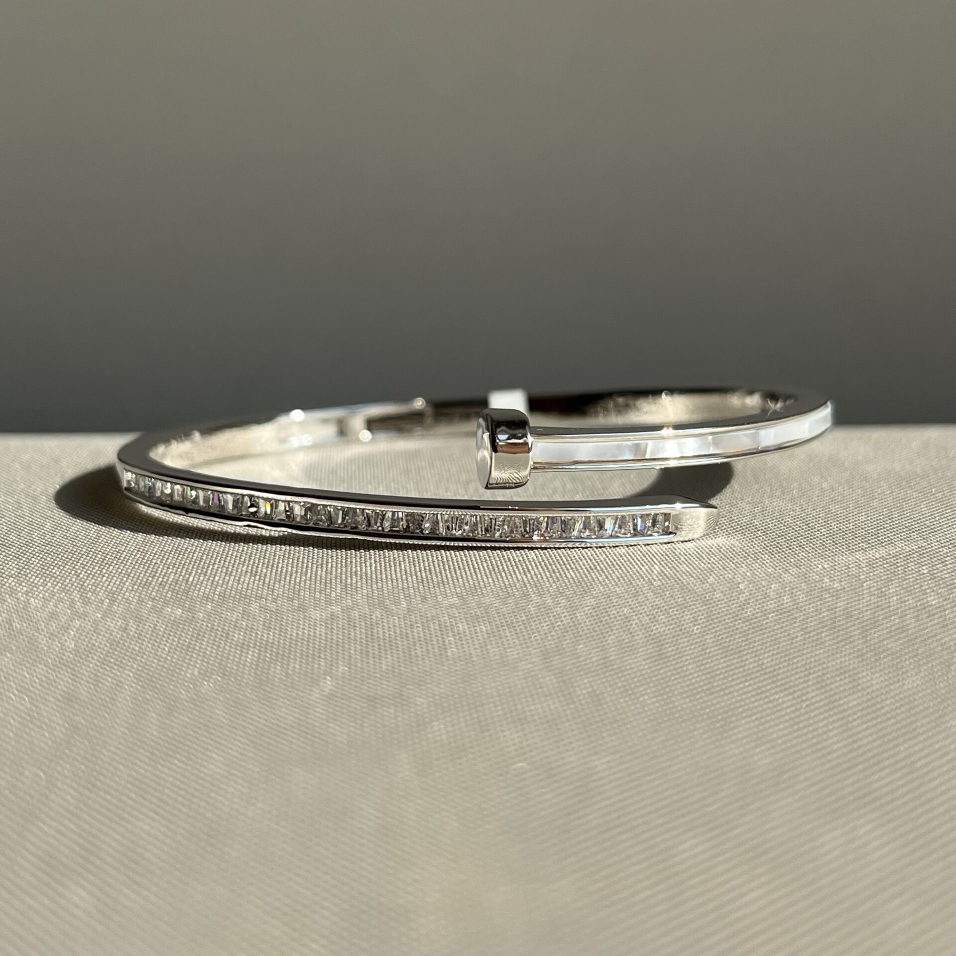 Baget pırlanta montür sedefli vıp kelepçe