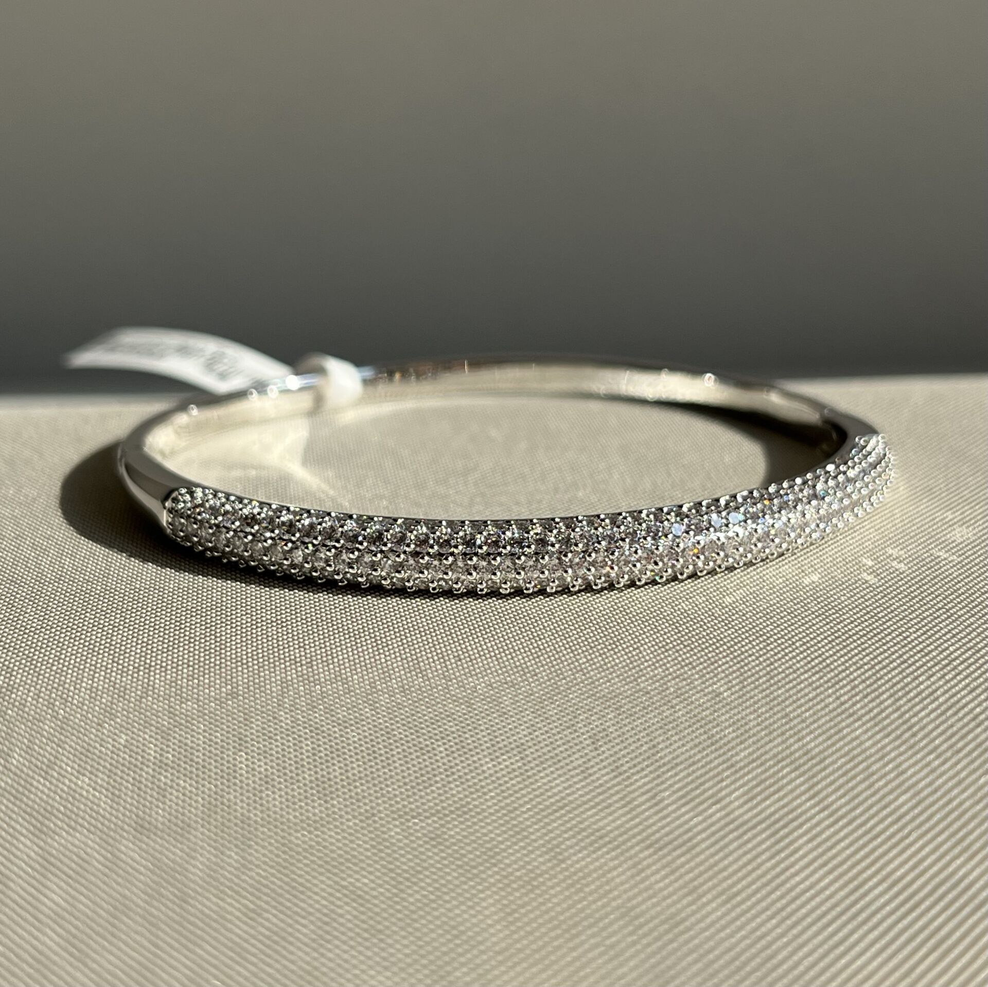 Pırlanta işçiliği yarım tur vıp kelepçe