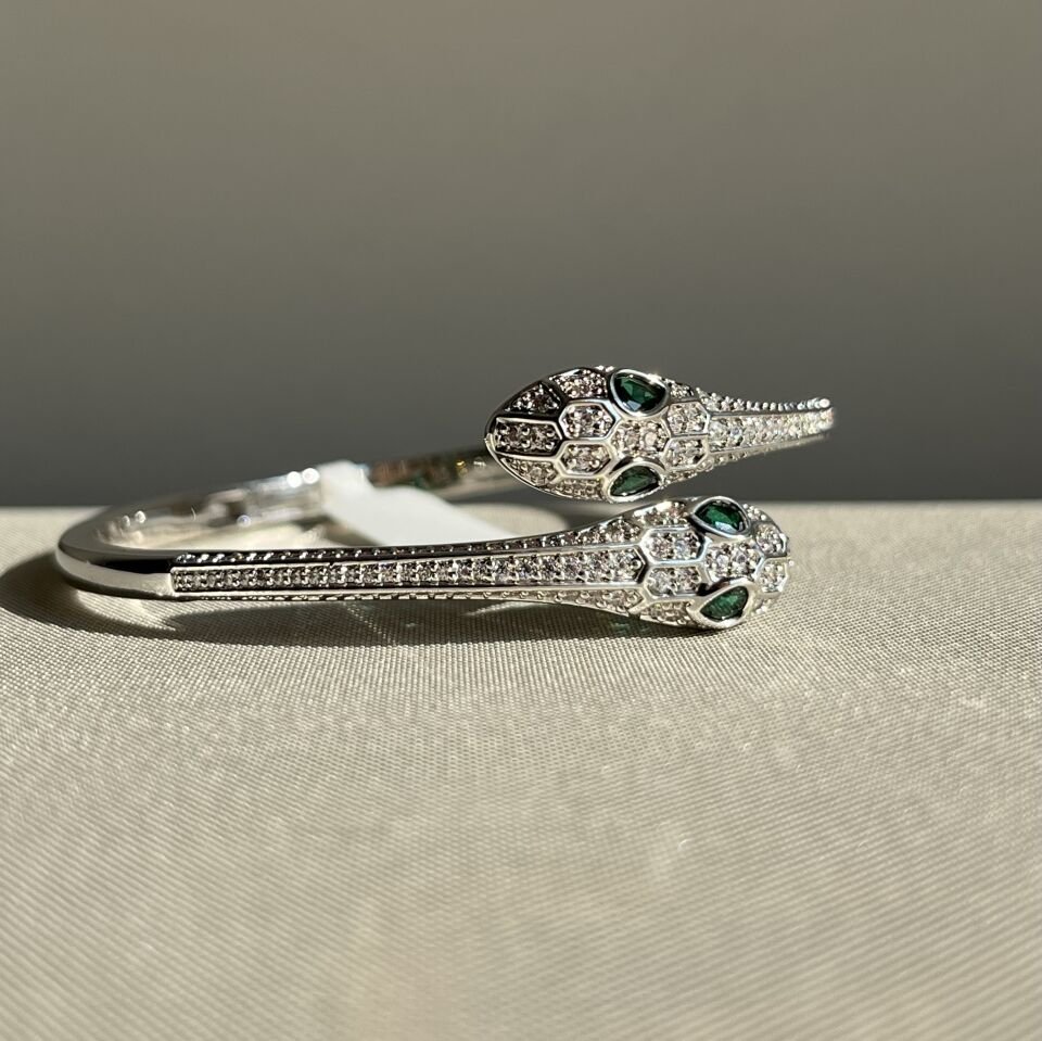 Zümrüt göz yılan figür pırlanta işçiliği vıp kelepçe