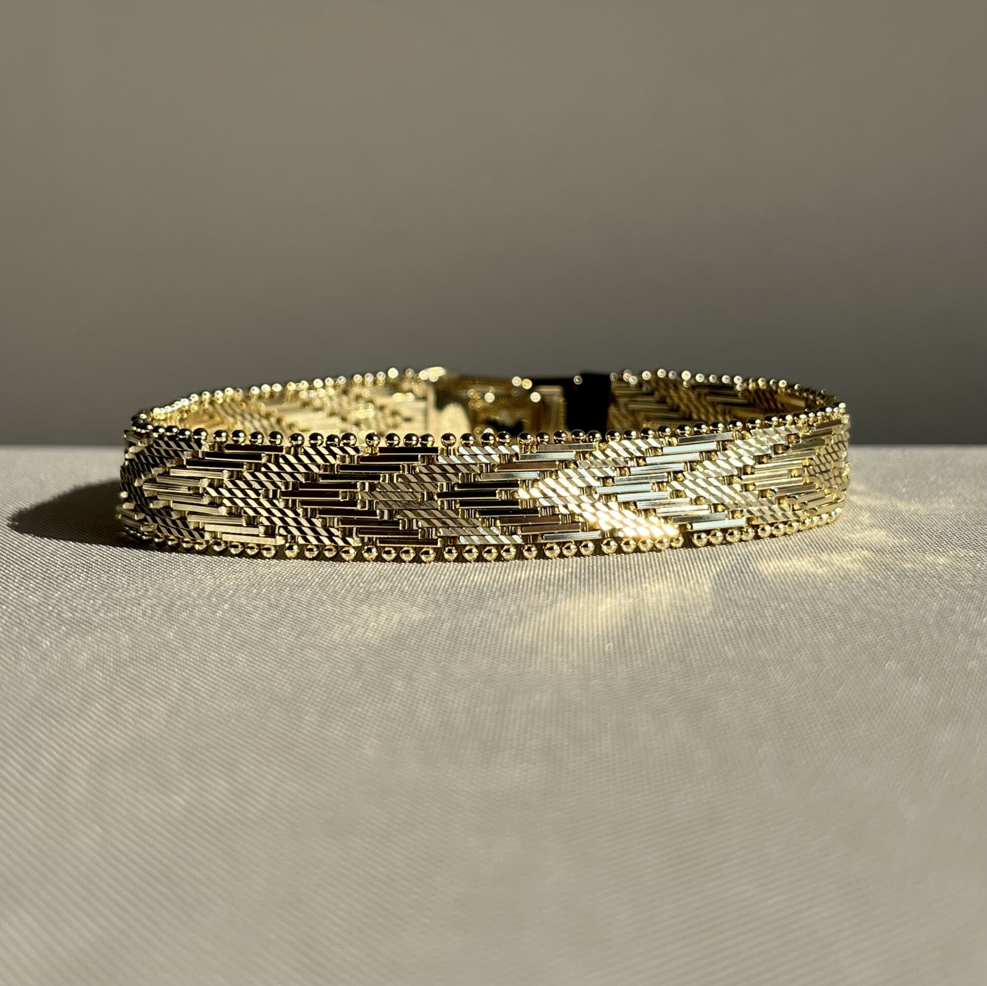 Altın işçiliği ezme hasır model 10mm xuping bileklik