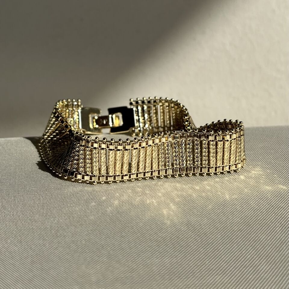 Altın işçiliği hasır model xuping bileklik