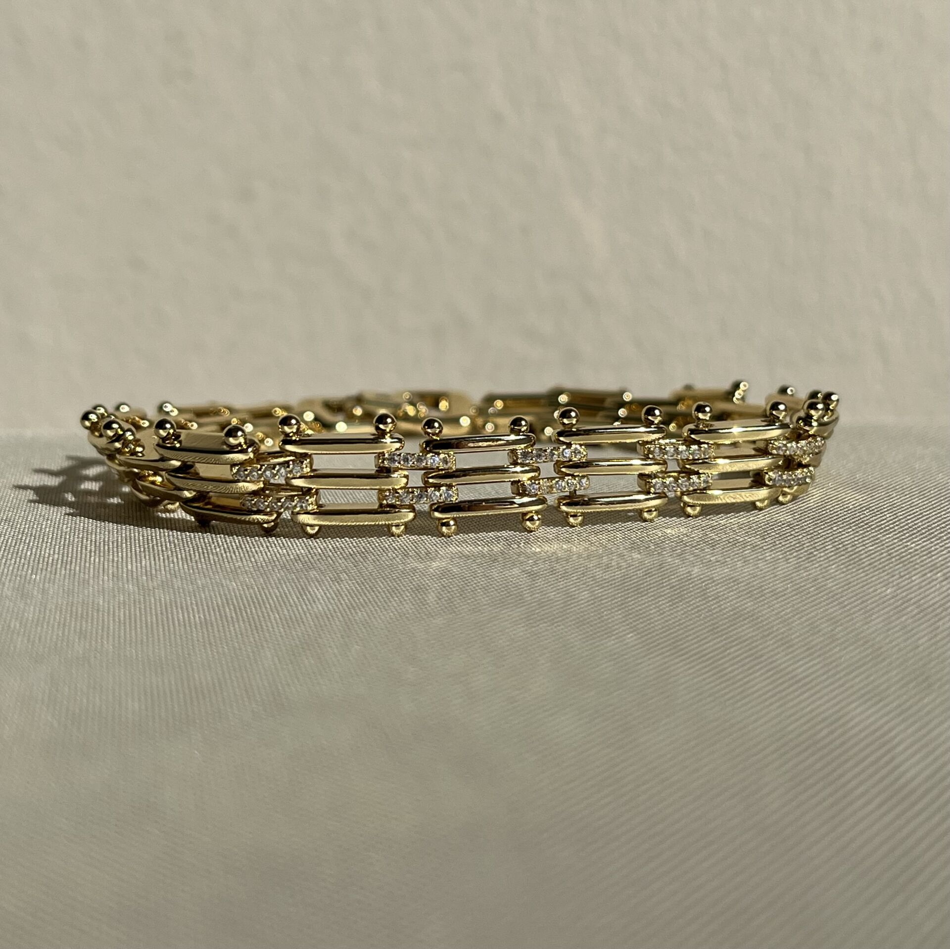 Pırlanta işçiliği yarımtur xuping bileklik