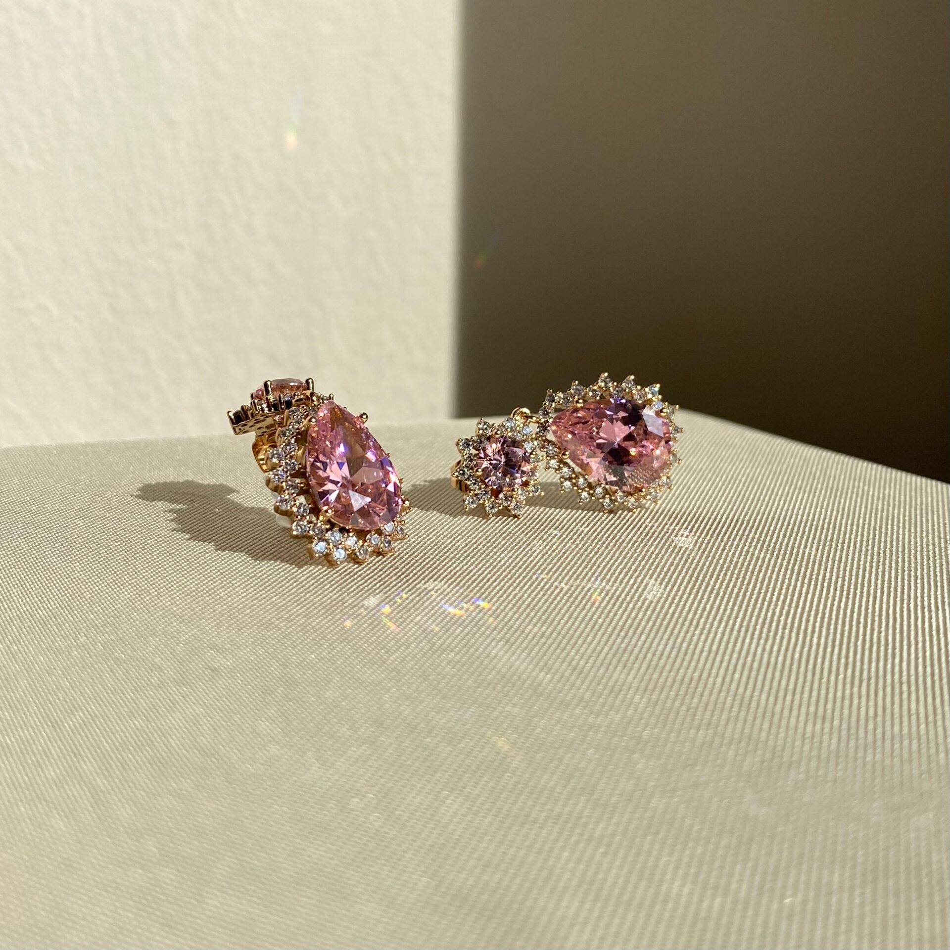 Pembe pırlanta montür xuping küpe