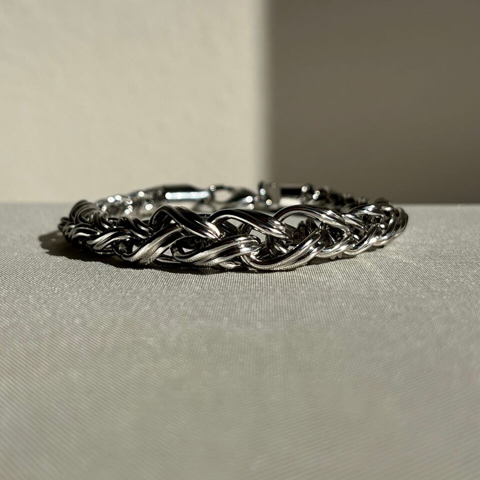 Altın işçiliği xuping hallow bileklik