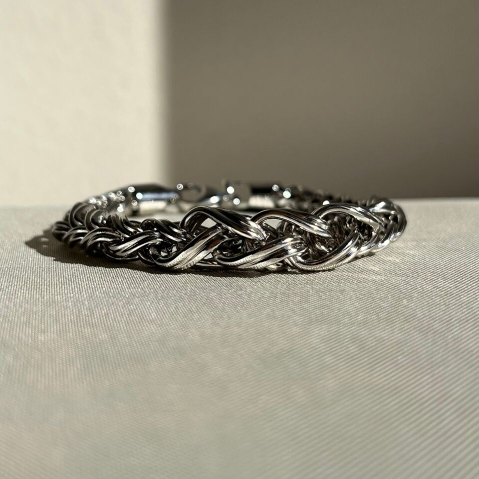 Altın işçiliği xuping hallow bileklik