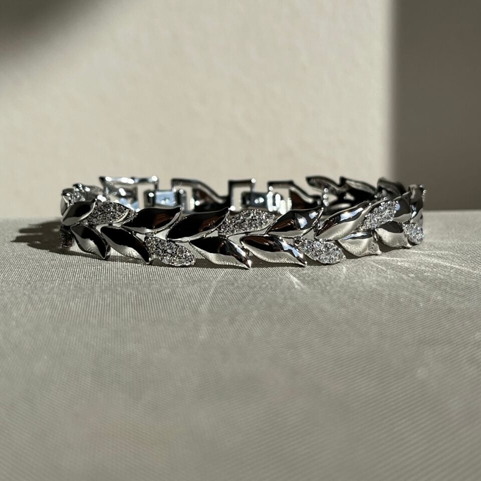 Pırlanta işçiliği yaprak desen xuping bileklik