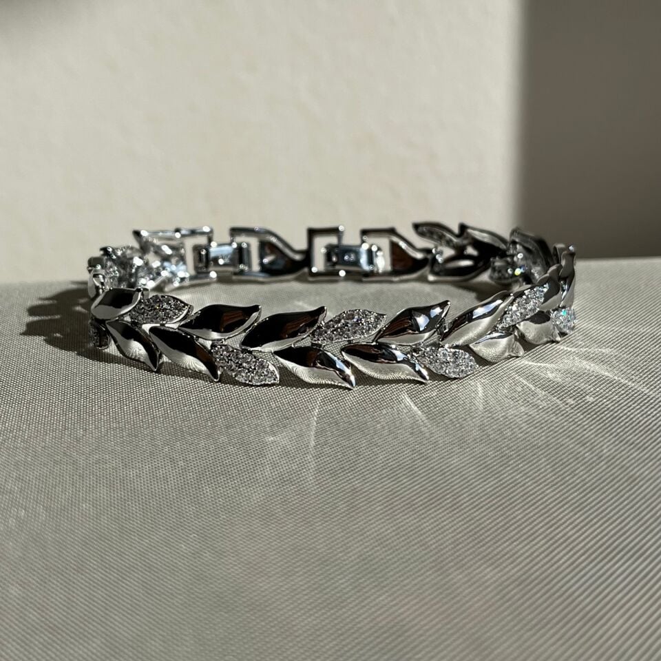 Pırlanta işçiliği yaprak desen xuping bileklik