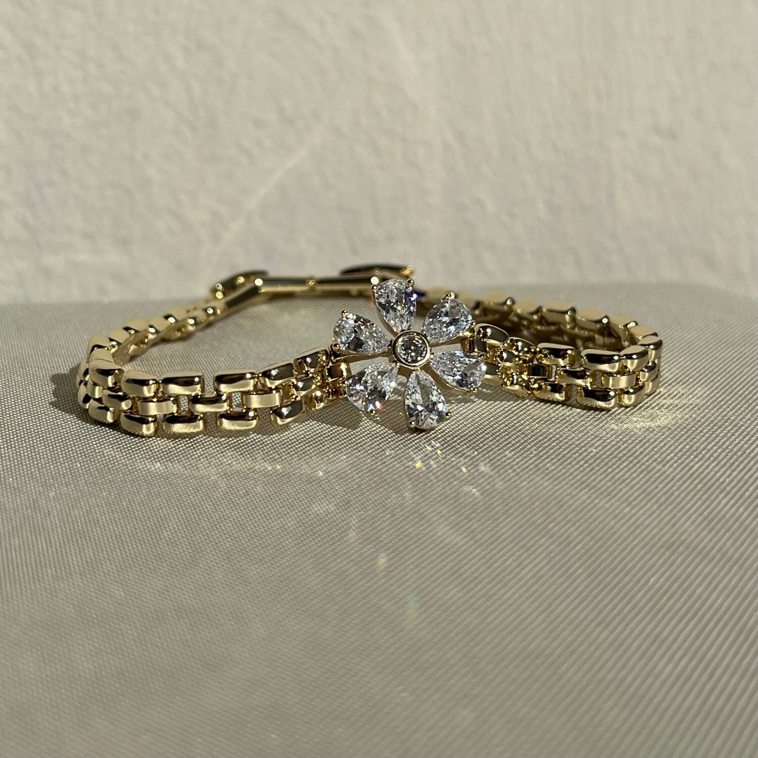 Damla pırlanta montür çiçek xuping bileklik