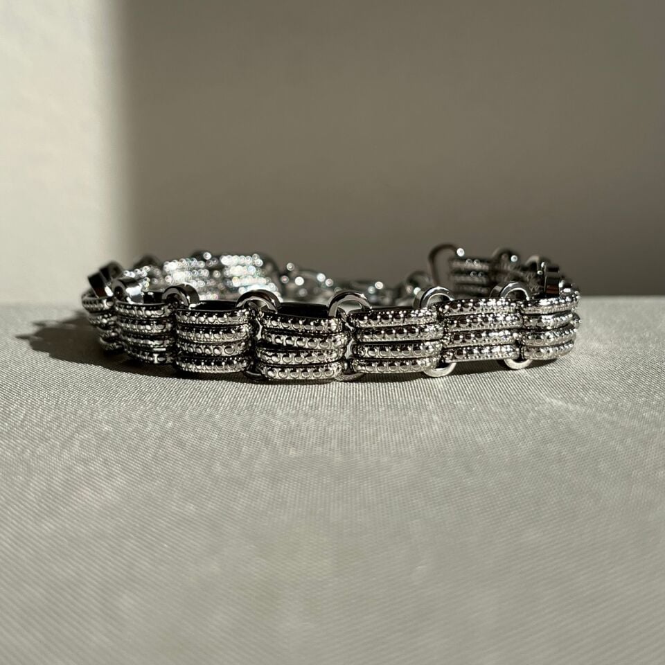 Altın işçiliği xuping bileklik