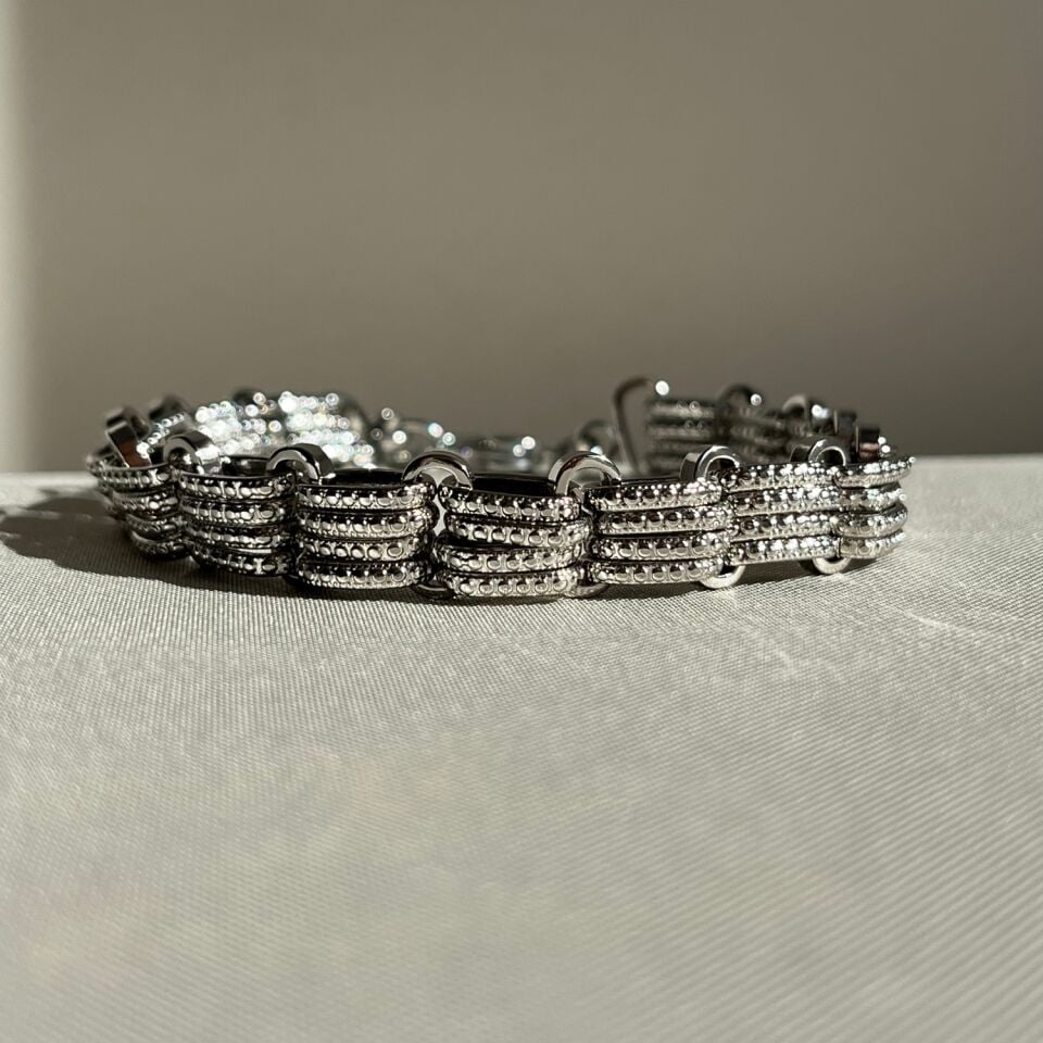 Altın işçiliği xuping bileklik