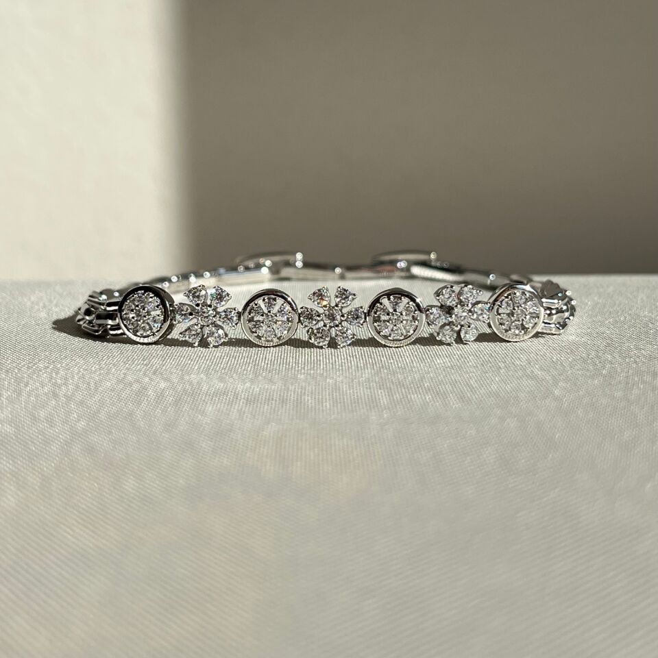 Pırlanta işçiliği çiçek figür xuping bileklik