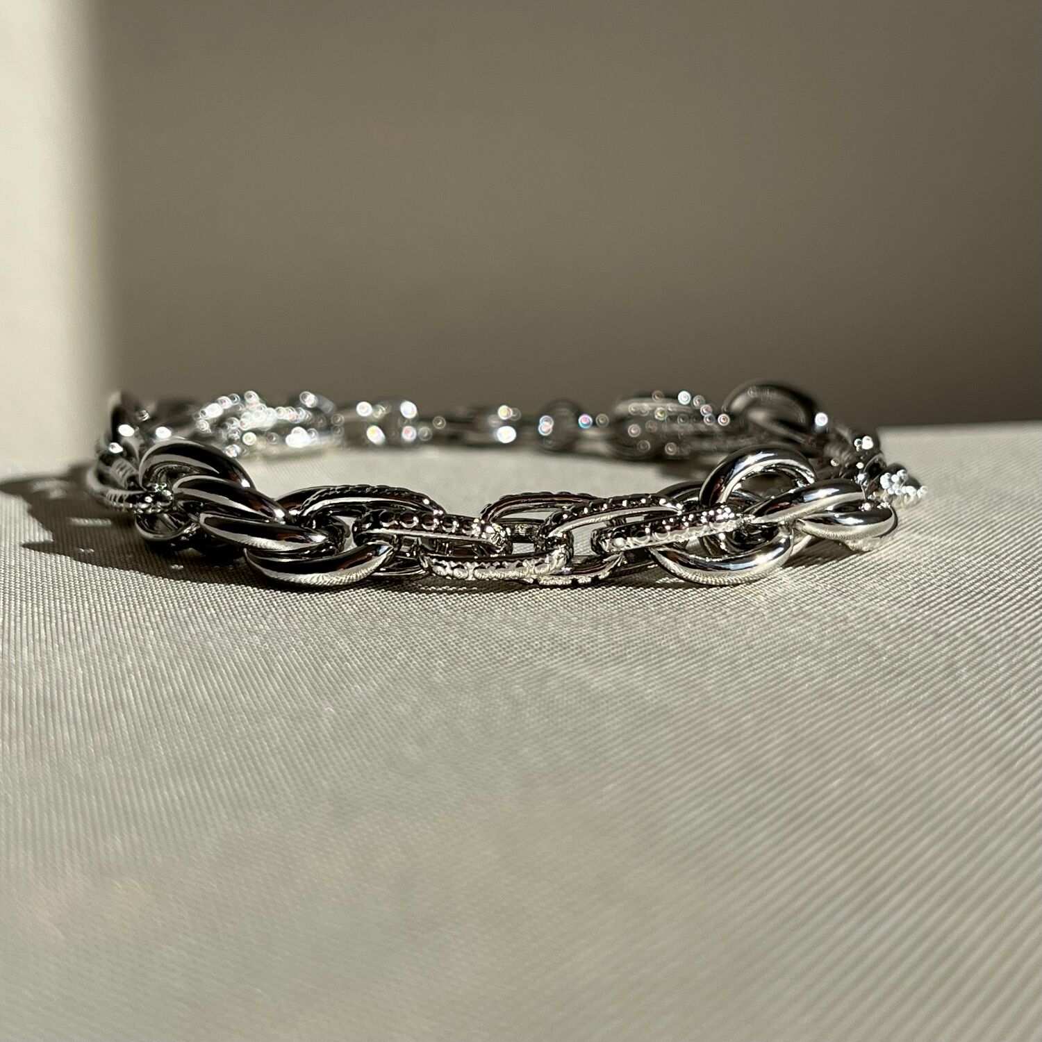 Altın işçiliği xuping bileklik