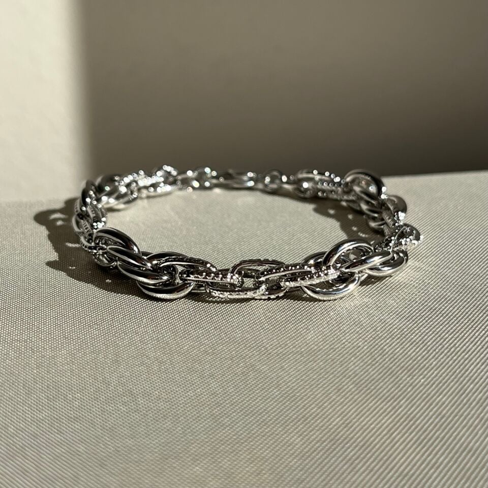 Altın işçiliği xuping bileklik