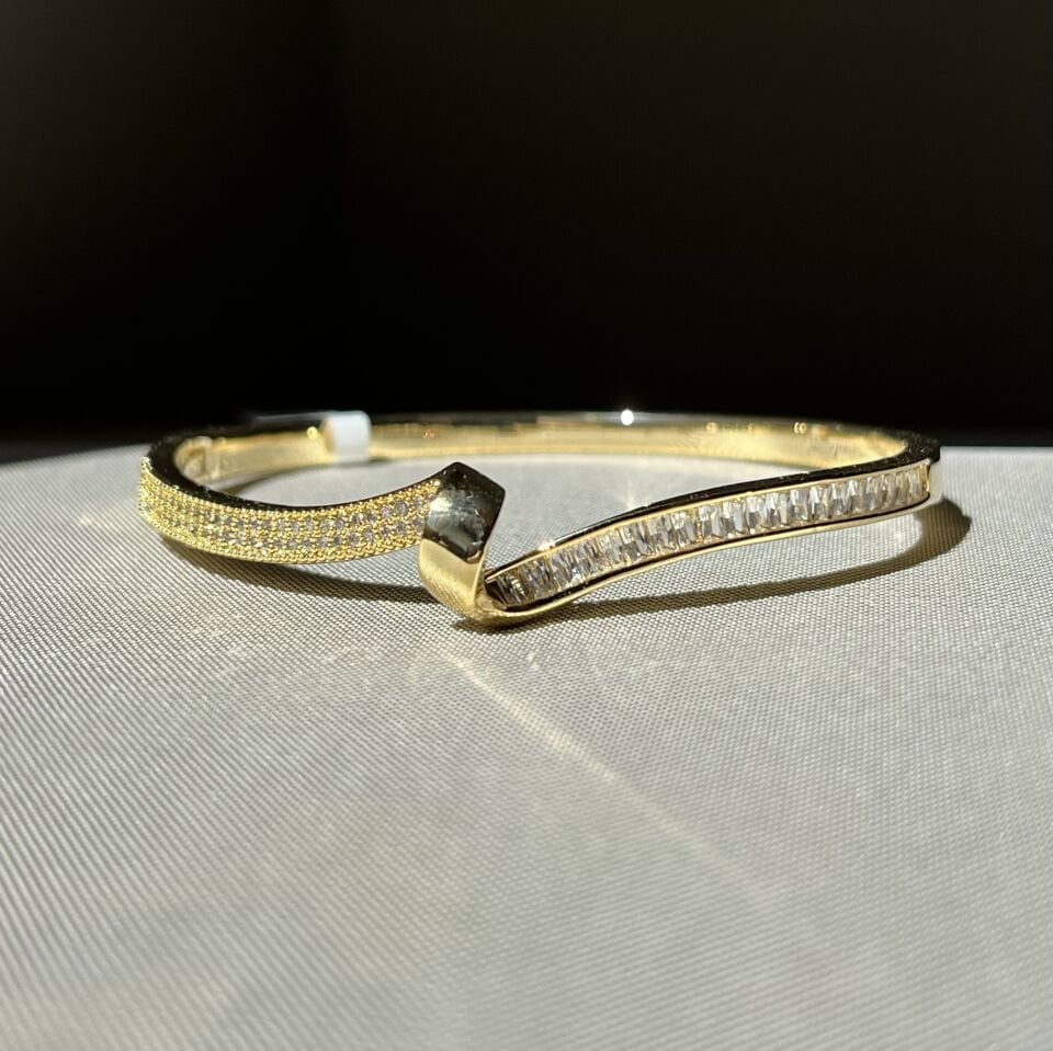 Baget pırlanta montür vıp kelepçe