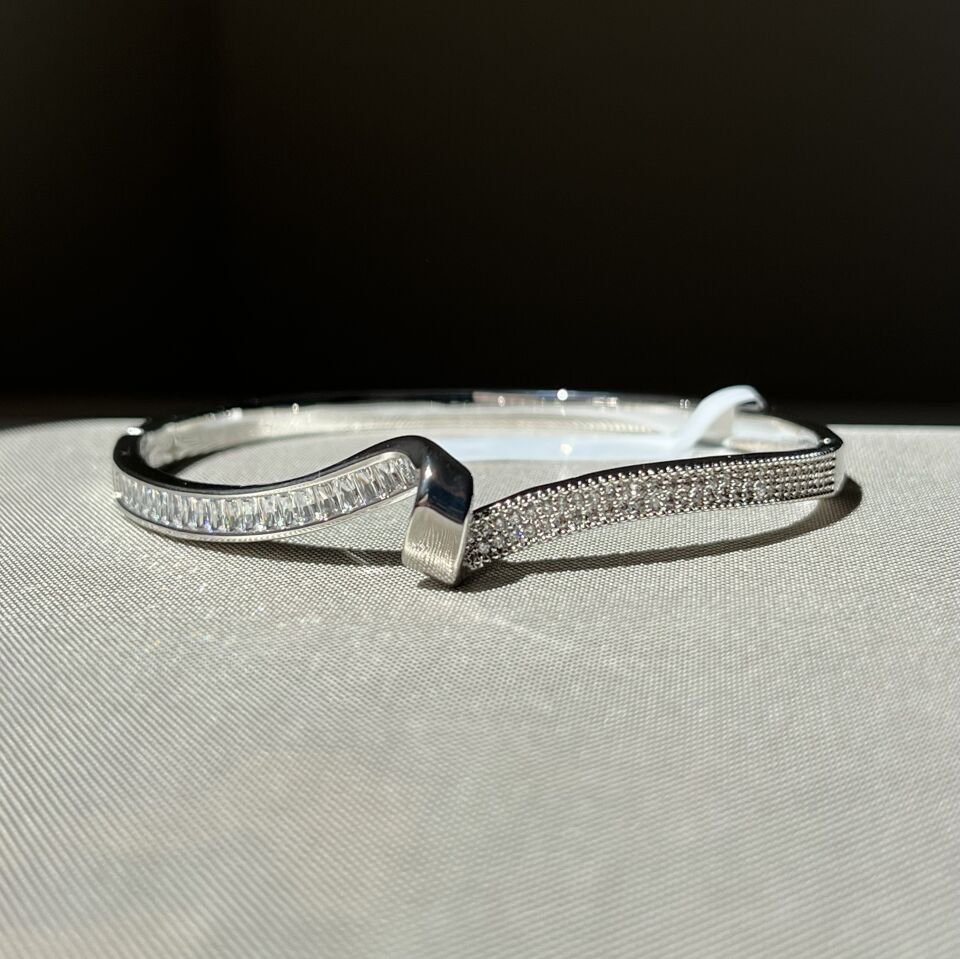 Baget pırlanta montür vıp kelepçe