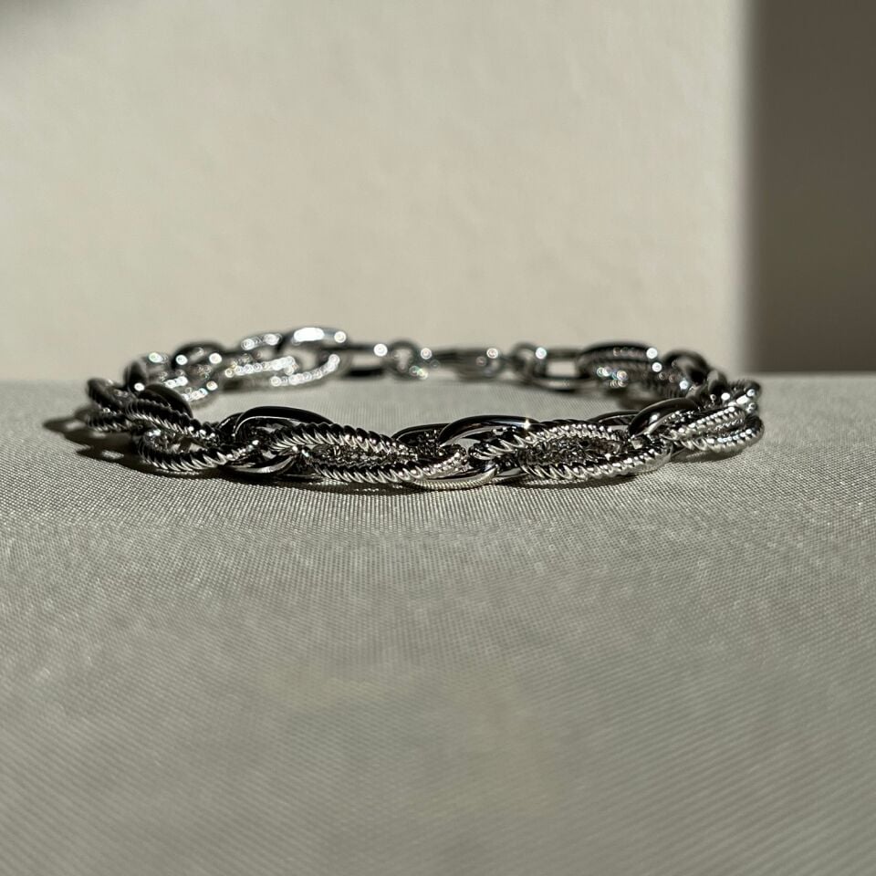 Altın işçiliği hallow model xuping bileklik