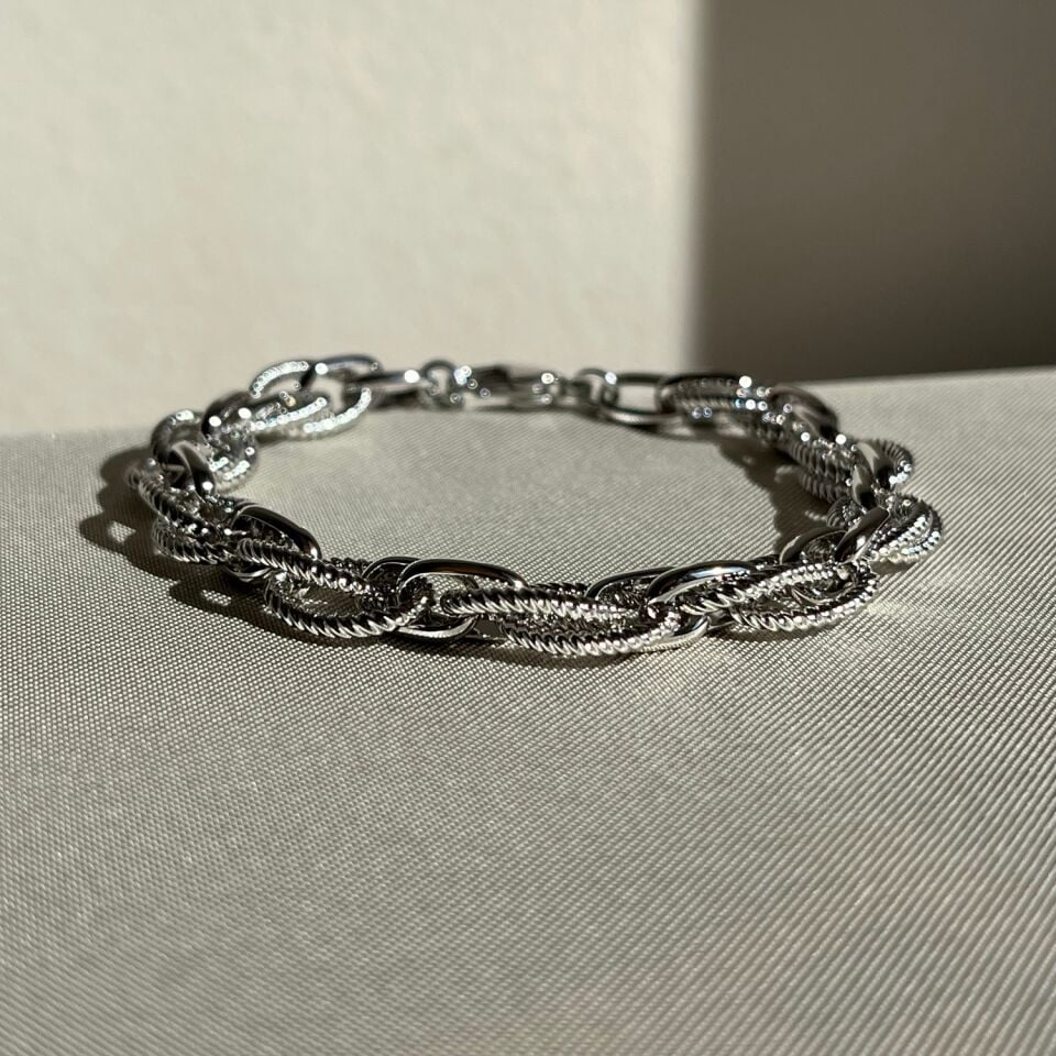 Altın işçiliği hallow model xuping bileklik