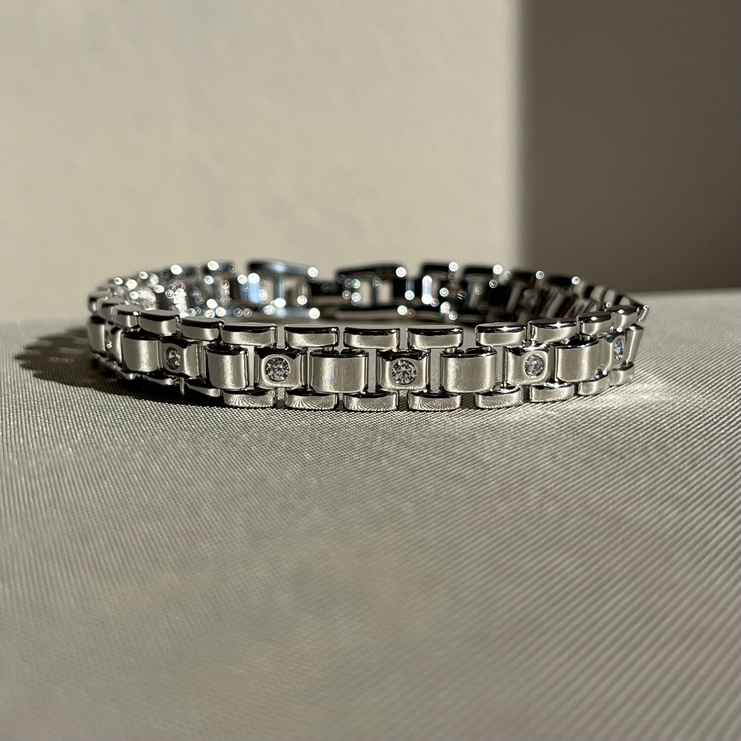 Round pırlanta montür tamtur xuping bileklik