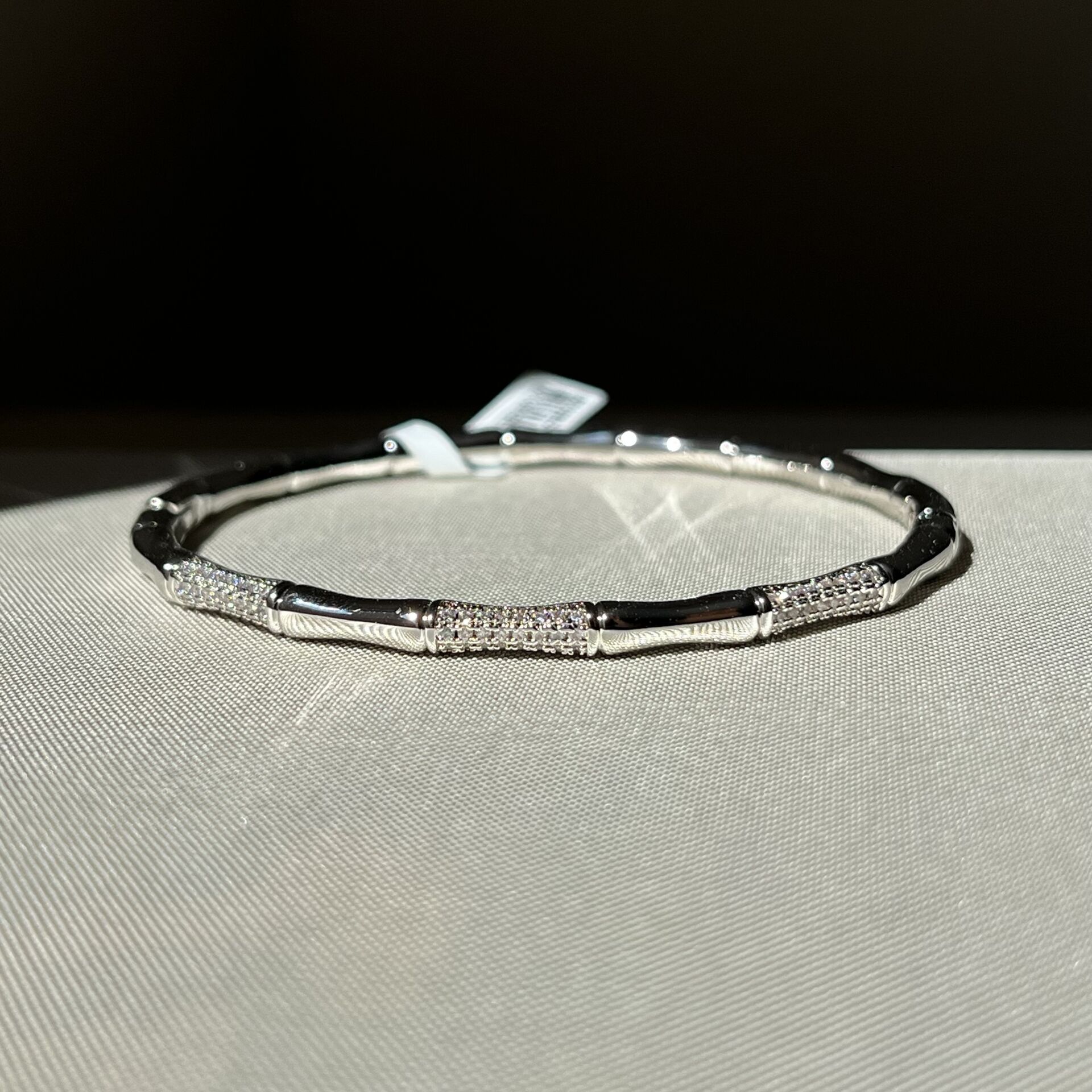 Pırlanta montür kemik vıp kelepçe