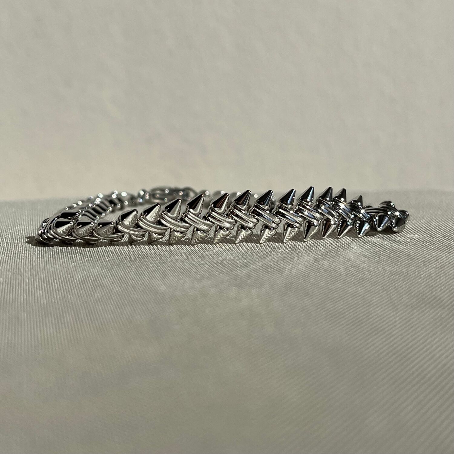 Altın işçiliği xuping bileklik