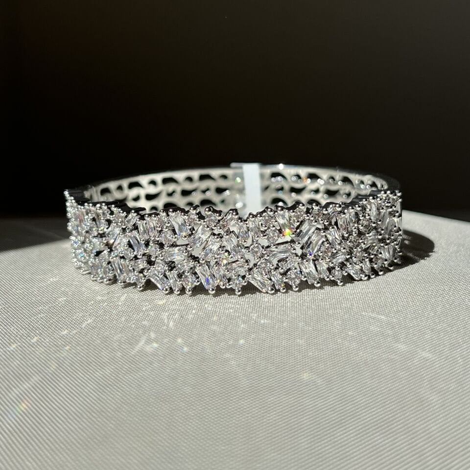 Baget pırlanta montür vıp kelepçe