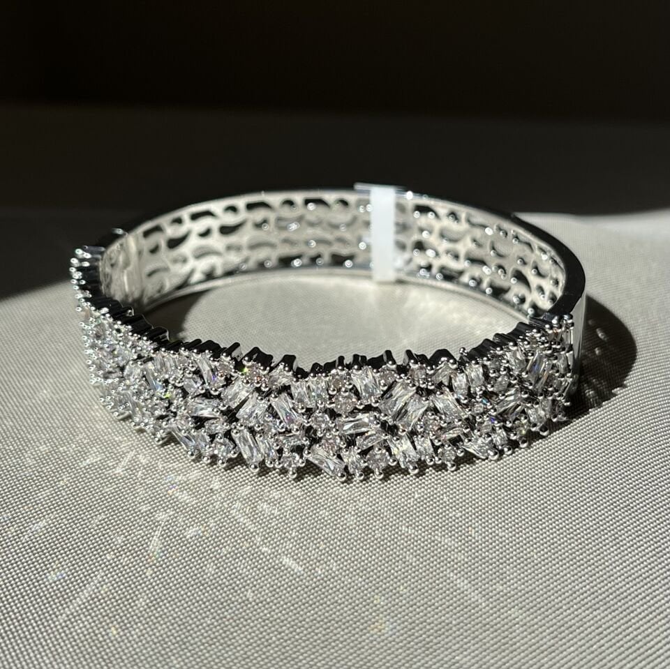 Baget pırlanta montür vıp kelepçe