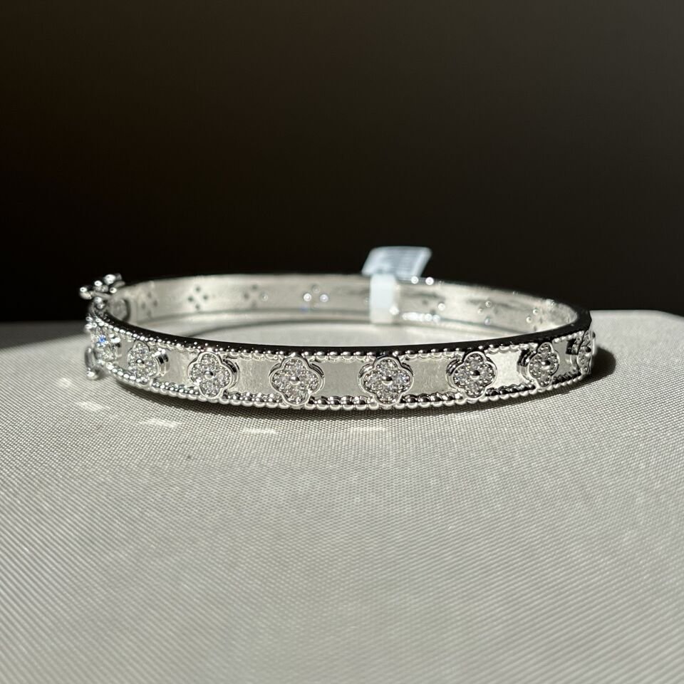 Pırlanta montür vıp kelepçe