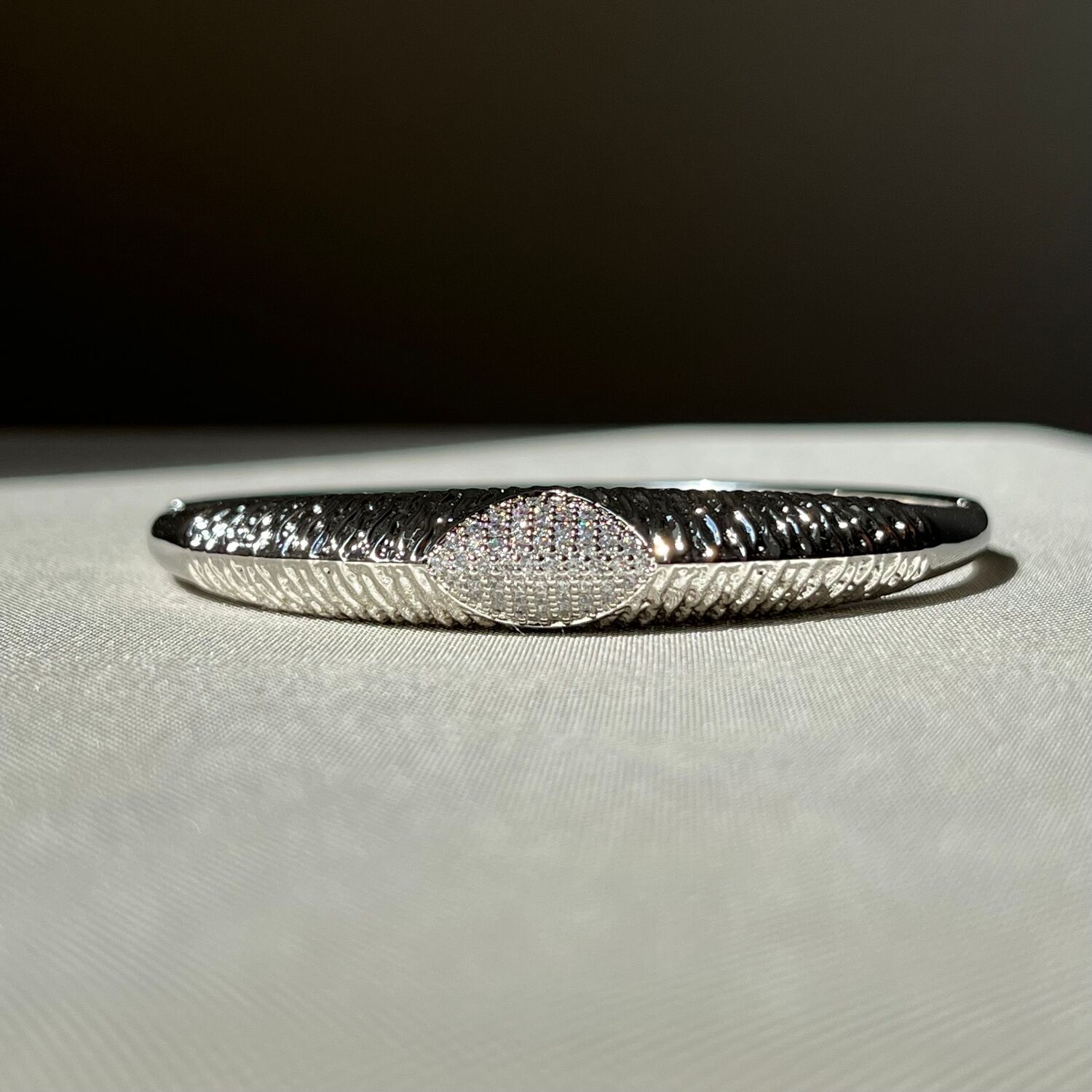 Pırlanta işçiliği xuping kelepçe (6 inç)