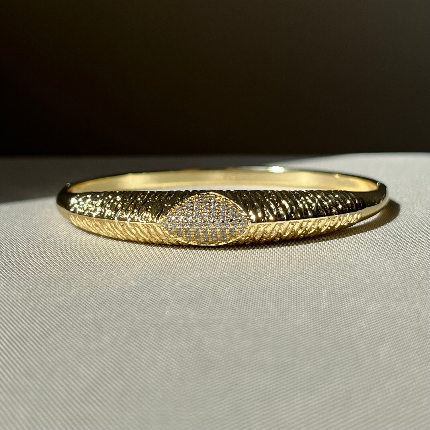 Pırlanta işçiliği xuping kelepçe