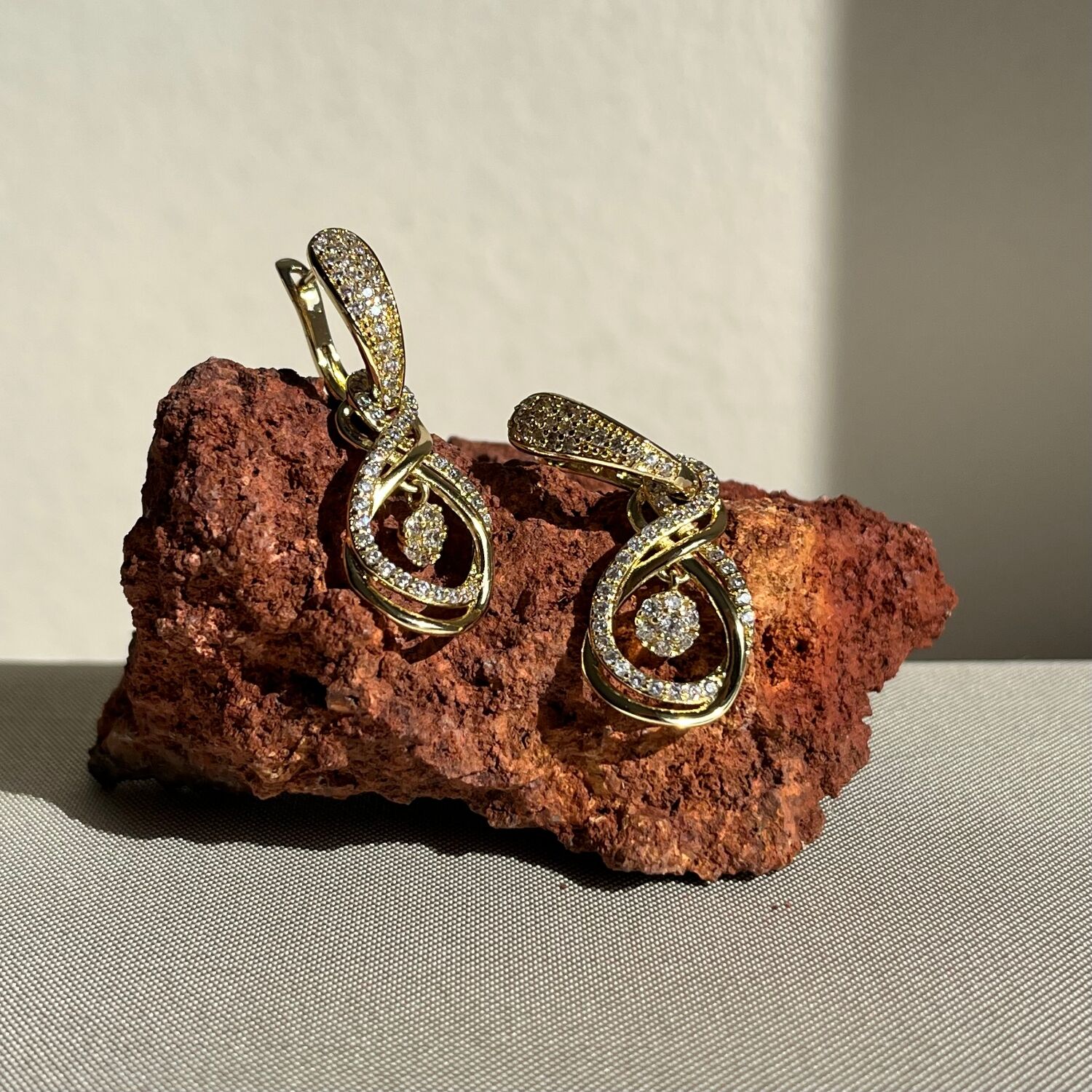 Pırlanta işçiliği sallantılı xuping küpe