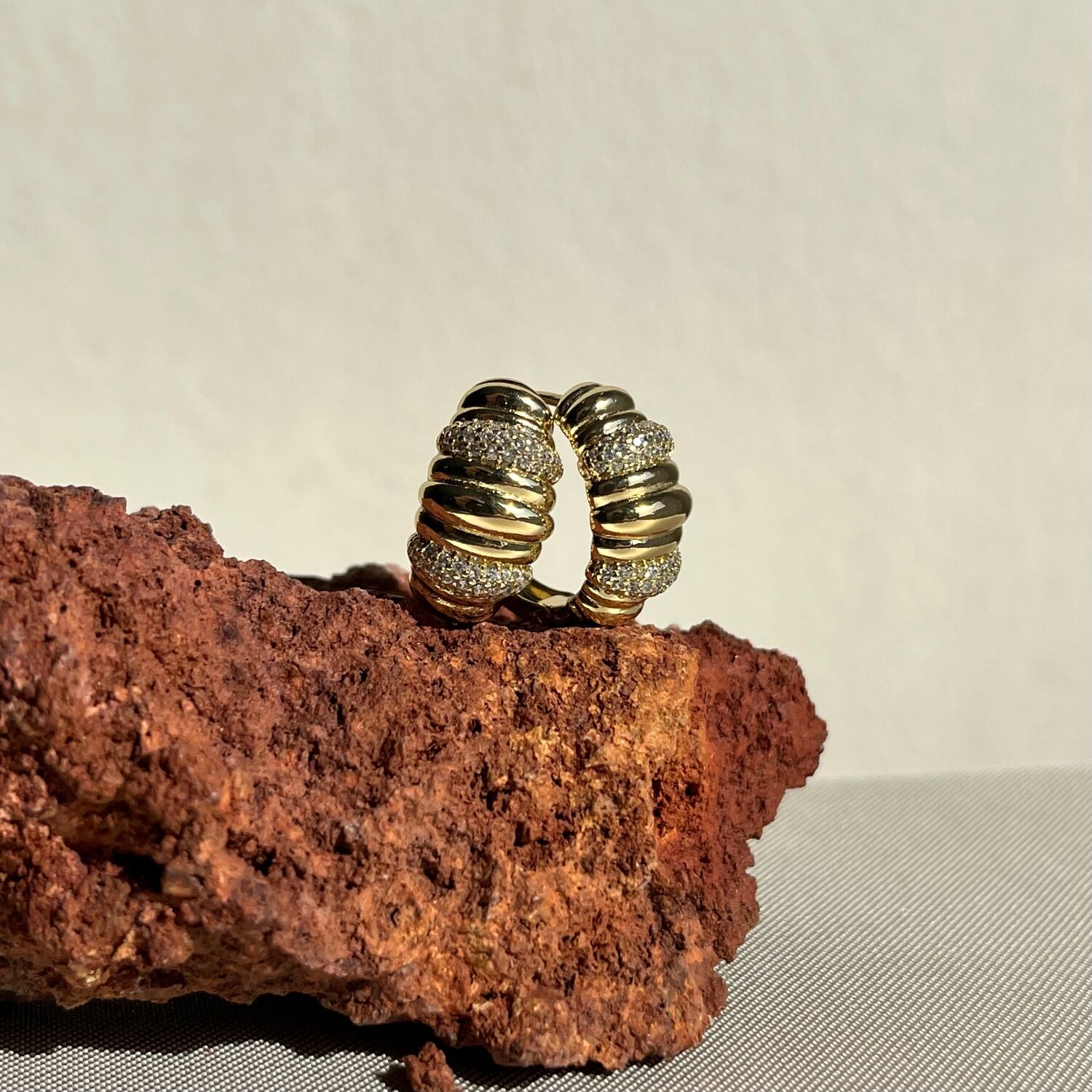 Pırlanta işçiliği halka model xuping küpe