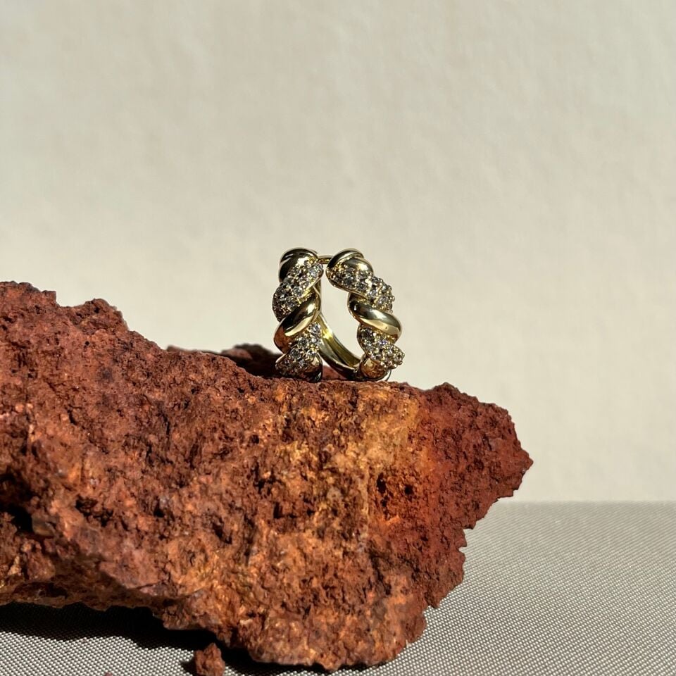 Pırlanta işçiliği minimal sarmal model xuping küpe