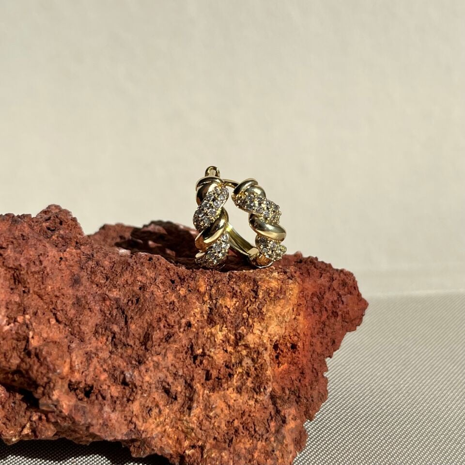 Pırlanta işçiliği minimal sarmal model xuping küpe