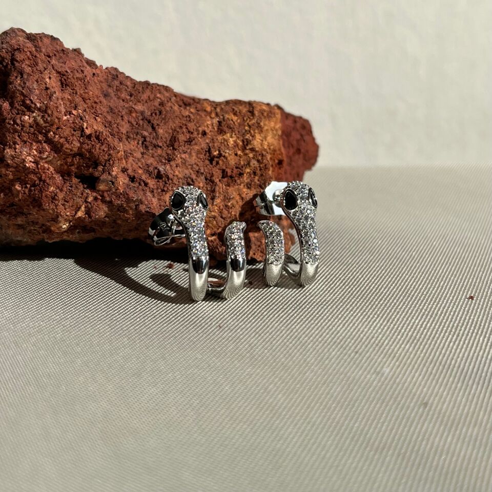 Pırlanta işçiliği minimal yılan figür xuping küpe