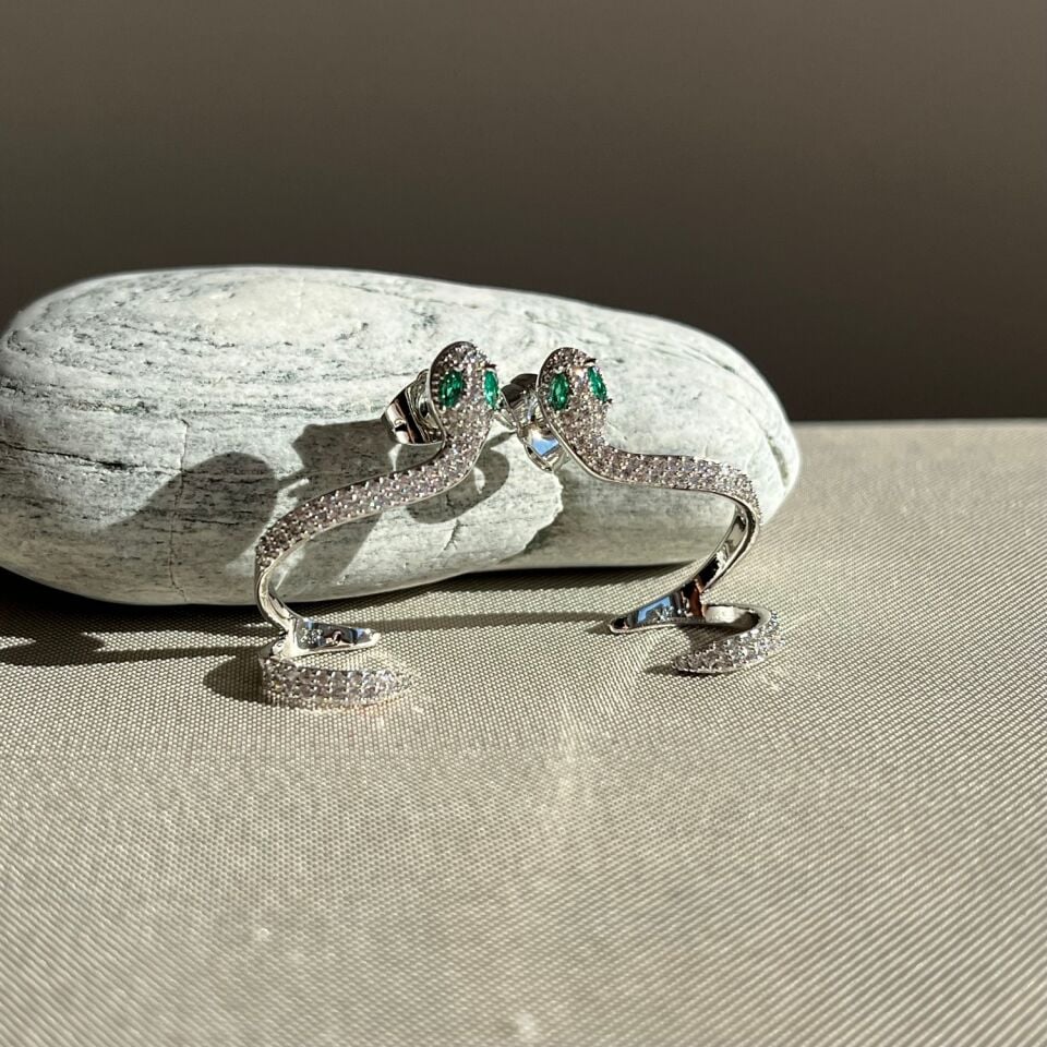 Zümrüt taş renk yılan figür xuping küpe