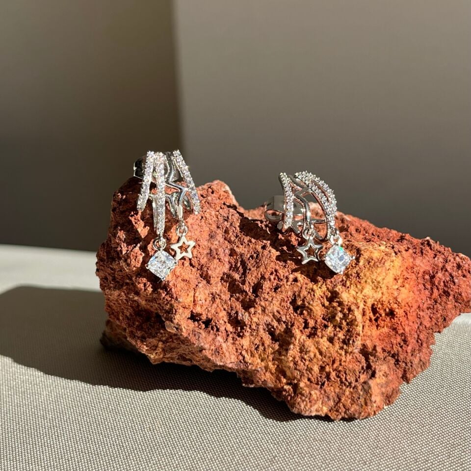 Pırlanta işçiliği sallantılı minimal xuping küpe