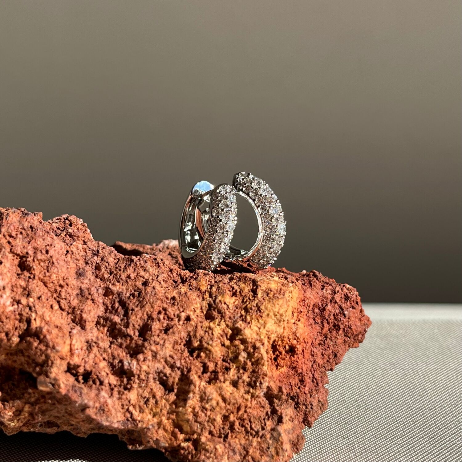 Pırlanta işçiliği minimal halka xuping küpe