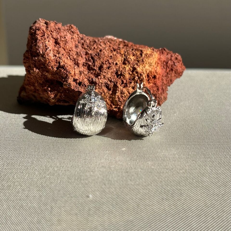 Pırlanta işçiliği içi boş top xuping küpe