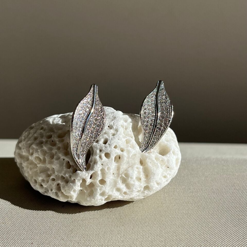 Pırlanta işçiliği yaprak desen xuping küpe