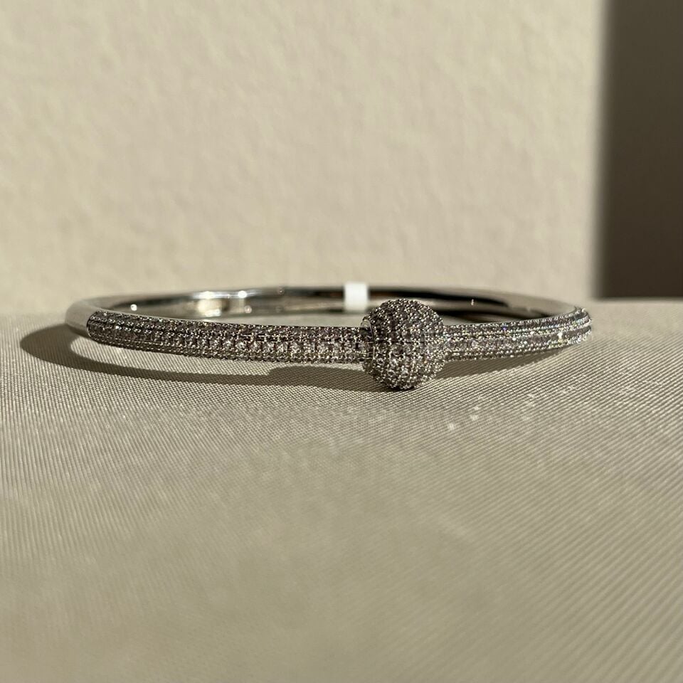 Pırlanta işçiliği mücevher model vıp kelepçe