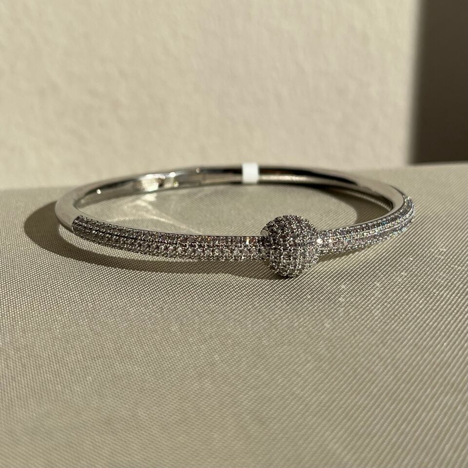 Pırlanta işçiliği mücevher model vıp kelepçe