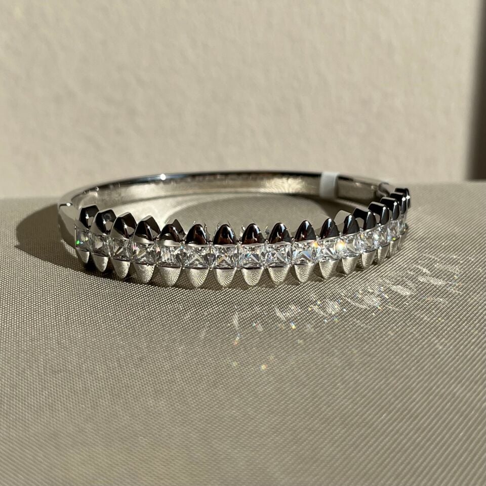 Prenses pırlanta montür vıp kelepçe