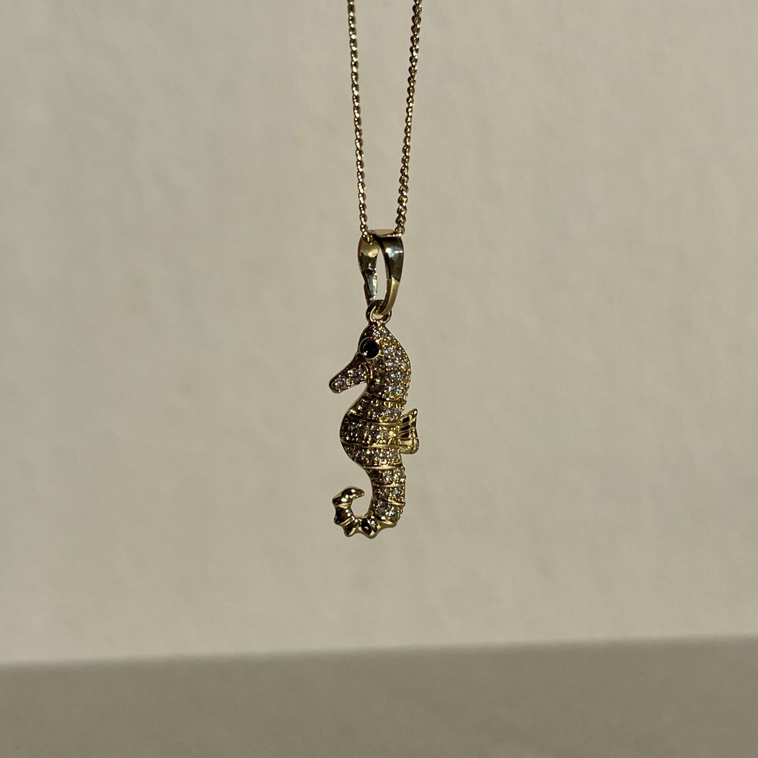 Pırlanta işçiliği deniz atı figür xuping kolye