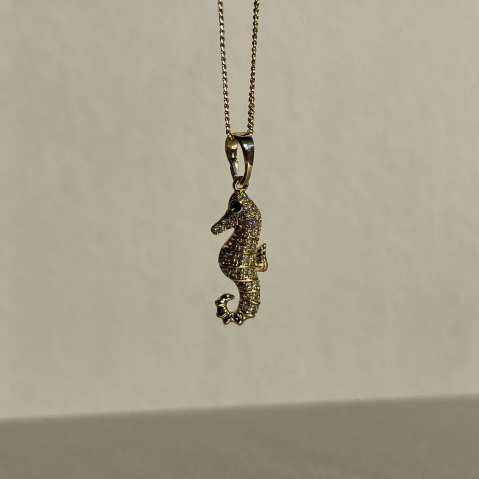 Pırlanta işçiliği deniz atı figür xuping kolye