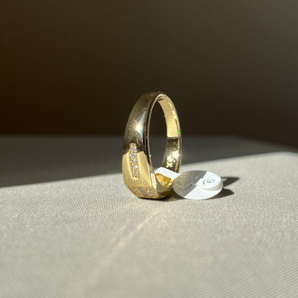 Round pırlanta montür xuping yüzük